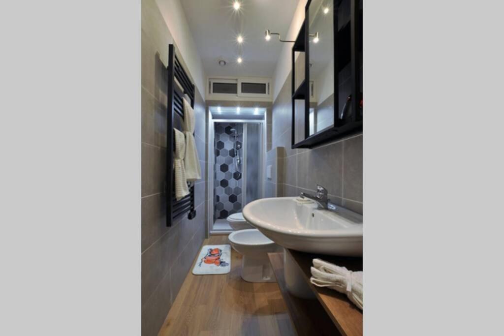Special 10 - Comfort And Style In The Heart Of Historic Turin Center מראה חיצוני תמונה